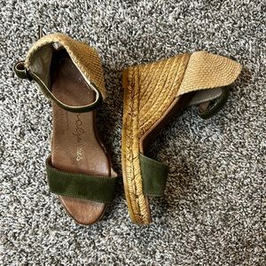 Very cute Olive Wedges